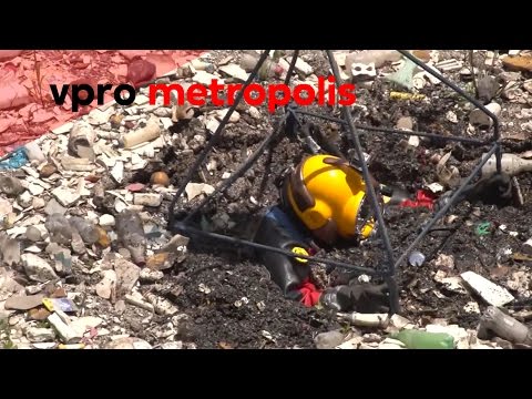 Sewer diving as a dream job in Mexico - vpro Metropolis