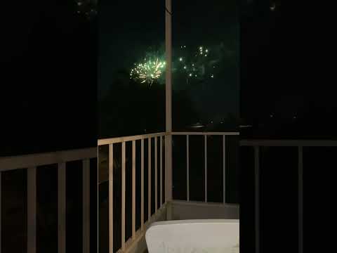 Seven minutes of fireworks at Dinah Beach Oval ￼