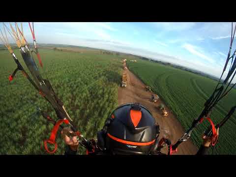 PhilosFly - Pilotando paramotor