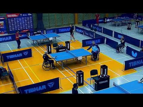 Mecz I ligii tenisa stołowego UKS Skarbek II drużyna vs. Bronowianka