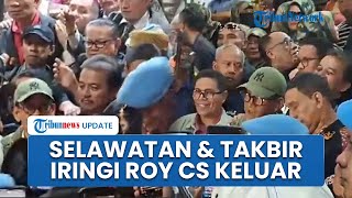 Momen Emak-emak Selawatan & Takbir Menggema Iringi Roy Suryo Cs Keluar dari Polda Metro Jaya
