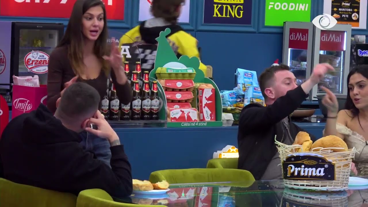 Ti je e paaftë dhe ke qëndruar prej Jozit/ Krisa-Loredanës: Mban unazën dhe hedh lulet në pishinë