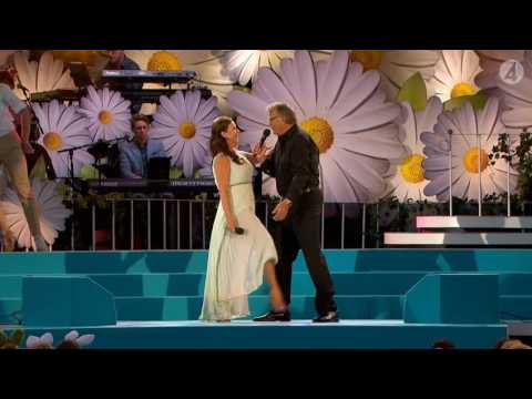 Lotta Engberg & Lasse Berghagen-Störst av allt är kärleken LIVE.Lotta på Liseberg.