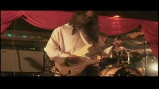 Apocalypse Welcome Outside Legendado