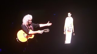 Video thumbnail of "Queen- Brian May with Freddie Mercury video-  Love of My Life - LIVE Birmingham"