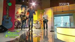 Kadr z teledysku Barcelona tekst piosenki Volver