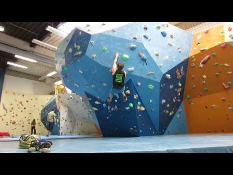 Aloha Sport Club - Bouldern - Eine Blaue am Bug - 05/13