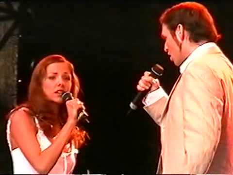 Drew Sarich und Marjan Shaki - Totale Finsternis