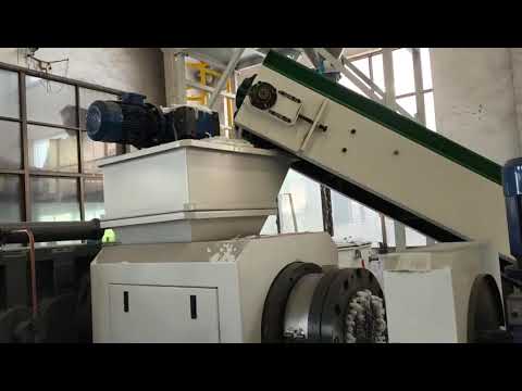 Vídeo sobre a linha de trituração e densificação de filmes PP/PE.