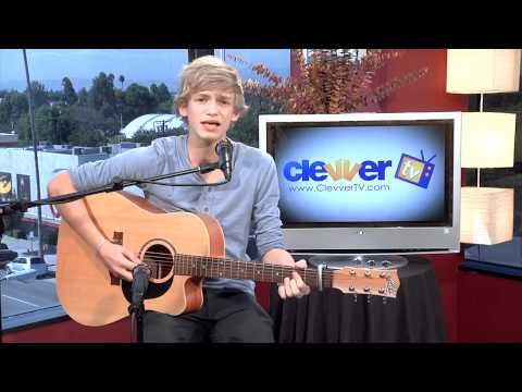 Cody Simpson "iYiYi" Acoustic Performance