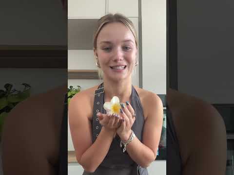 Unwrapping birthday presents from @JoeysJungle 😍