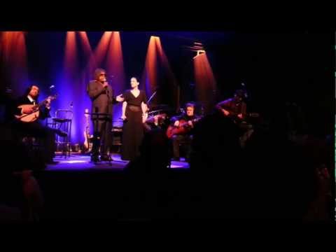 Milton Nascimento canta fado pela primeira vez - dueto con Carminho