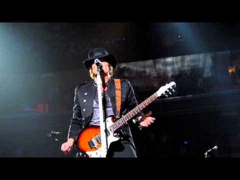 Richie Sambora - Lay Your Hands on Me - Philly 3 2 11