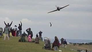 Awesome Hawker Hurricane Low Flypast   Goosebumps 