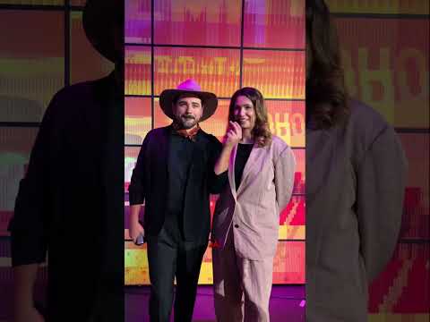 Radana a #VojtaKotek prozradili, kdo je větší romantik a kdo doma víc vaří????????‍???? #pádovéotázky