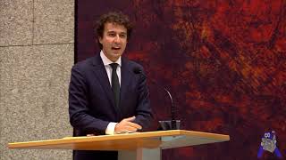 Wilders(PVV) & Klaver(GL) in debat over branden vluchtelingenkampen & opnemen vluchtelingen - APB
