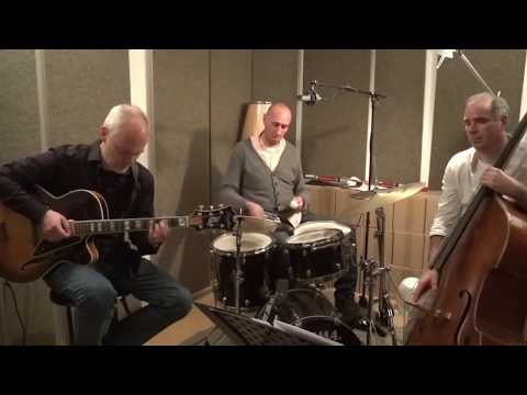 download lagu mp3 mp4 Solar Trio, download mp3 Solar Trio free download, download mp3 Solar Trio