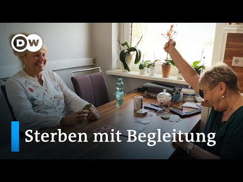 Die todkranke Regina Ciriack findet Hilfe bei einer professionellen Sterbebegleiterin | DW Reporter