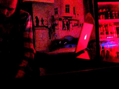 Benjamin Fehr (Catenaccio) @ Panorama Palm Party(Mini.mal Elektrokneipe, Berlin, 8.7.11)