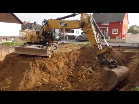 Doppelhäuser in Friedrichsdorf 04 Der Bagger ist da!