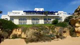 preview picture of video 'Unser schickes modernes Hotel Alisios im östlichen Teil von Albufeira, Algarve, Portugal'