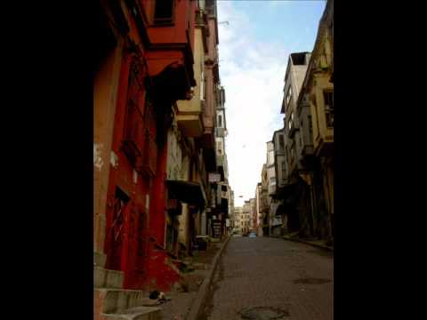 Peter Pussarnig: Lama Bag Project - bending the sky