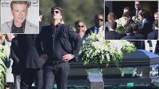 Robin Thicke Breaks Down At Father&#39;s Funeral Attended By Dad&#39;s Close Friends