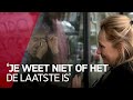 Oma's 86ste verjaardag vieren van achter het raam