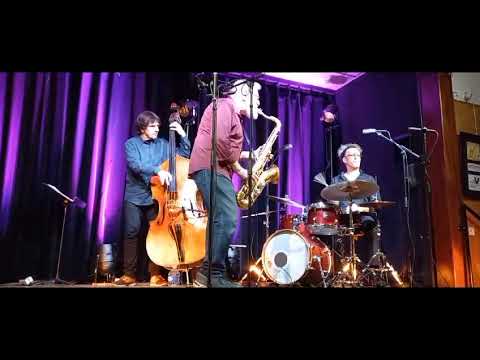 Lew Tabackin Trio – "Body and Soul"