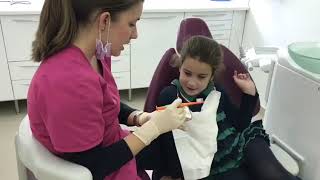 Visita de  Claudia al Odontopediatra