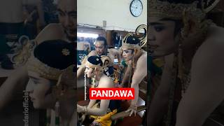 Download lagu The Pandavas are greeting 📲 #wayangorangsriwedari #pandawa #cool #shorts mp3