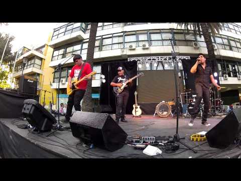 CREDO junto a Dani Alvarez - Que vas a hacer (en plaza san martin 24/11/2013)