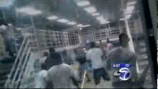 Guards do nothing as inmates fight at Rikers Island Gladiator School  !