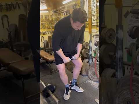 Tom bends 3 x 6” nails taped together in 11.3s (204kg) #steelbending