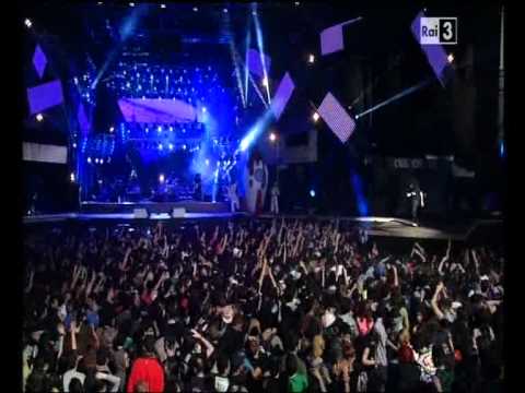 Caparezza - Io vengo dalla Luna [Live Primo Maggio 2012 - RAI3]