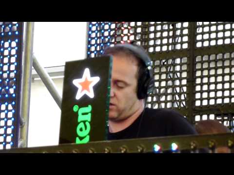 Sasha @ Sunwaves 10, Aug 11 - part 3