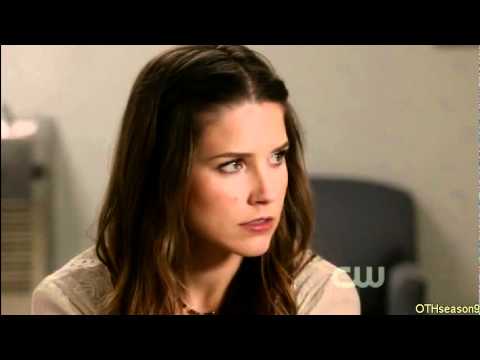 Brooke and Julian after Davis's accident 9x04 One Tree Hill