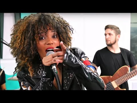 Julie Mayaya - Simply The Best (Cover Tina Turner - Live la Radio ZU)