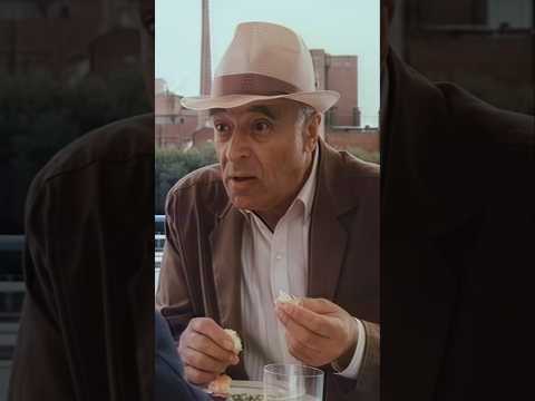 Нельзя оставлять человека голым. Когда человек голый, он опасный.