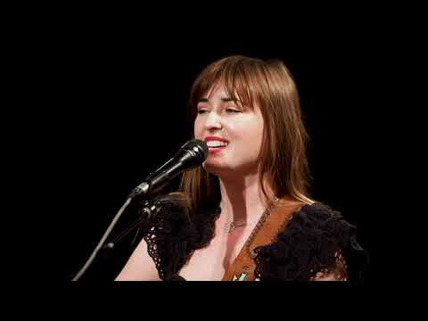 Jess Williamson in KUTX Studio 1A - "Hunter" / "God In Everything" / "Roads"