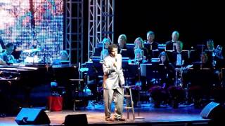 Johnny Mathis LIVE - Christmas time is here / When a Child is Born 2013