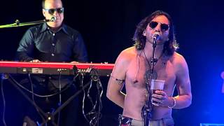 Music video thumbnail preview for Heredeiros da Crus   A Chaqueta de Lana HD by Heredeiros da crus