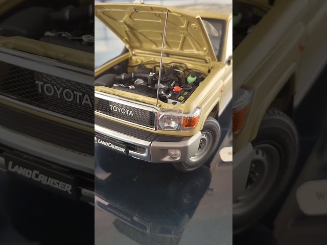 Toyota Land Cruiser 76 Beige 1:18 Almost Real 8701...