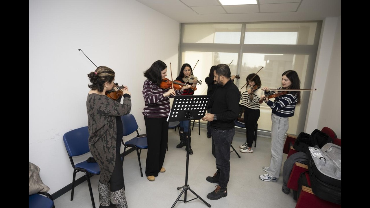 KENTİN RİTMİ MERSİN BÜYÜKŞEHİR'İN ENSTRÜMAN KURSLARINDA ATIYOR