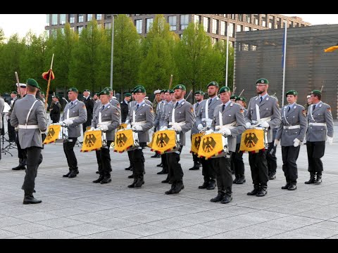 Marsch der Fackelträger 28.04.2022 Bendlerblock