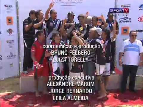 Vasco recebe o troféu do Mundialito de Clubes de Futebol de Areia