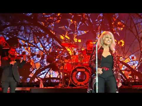 Csepregi Éva  🌻 Szédült napraforgó [ Korszakok koncert 2025.12.27. Kecskemét ]