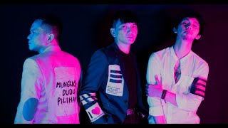 Download lagu Adaptasi Atau Mati - Peraukertas feat. Tuan Tigabelas mp3 Download lagu Adaptasi Atau Mati - Peraukertas feat. Tuan Tigabelas mp3