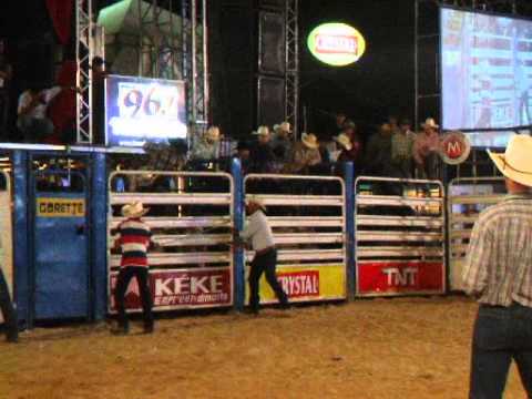 Marcelo Souza Cruz vs Clone,cia rs Risada ( rodeio de capela do alto)
