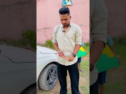 बच्चे की बदमाशी नकली बंदूक दिखाकर पतंग भी लूट लिया😂🪁#kite #kiteflying #patang #patangbazi